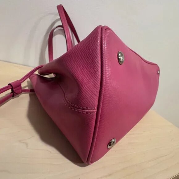 π Coach Peyton Drawstring Carryall β Pomegranate | Excellent Condition - Picture 6 of 11